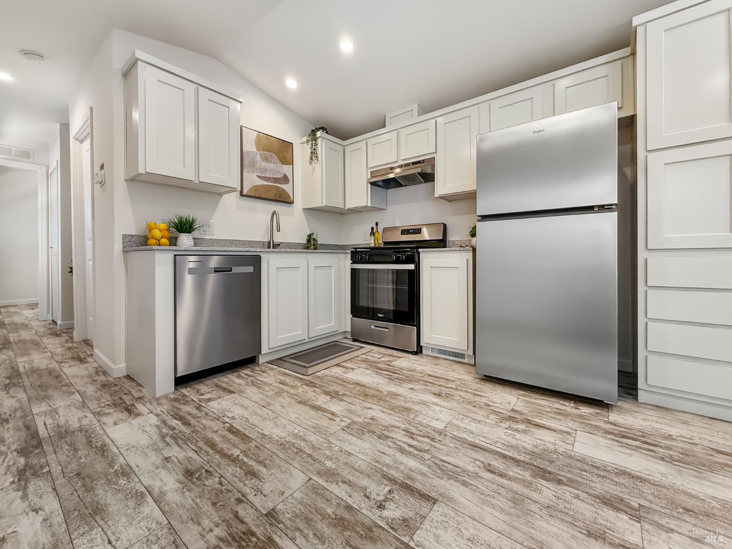 101 Colgan Avenue, Unit 26 Santa Rosa, CA 95404 - Photo 1 of 18