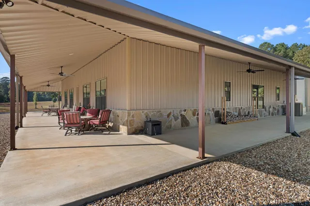 a view of a storage & utility room