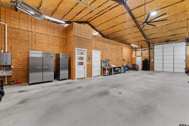 a view of a road with an empty space