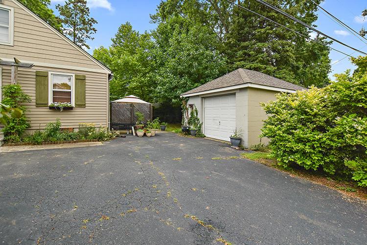 110 James Road Columbus, OH 43230 - Photo 30 of 35