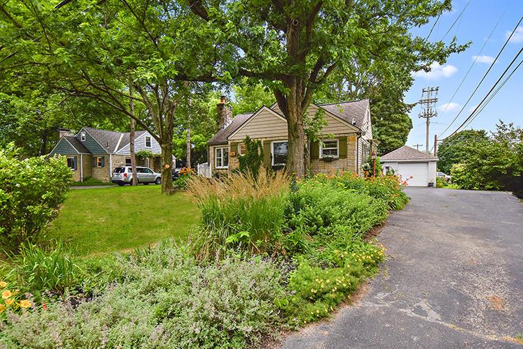 110 James Road Columbus, OH 43230 - Photo 3 of 35