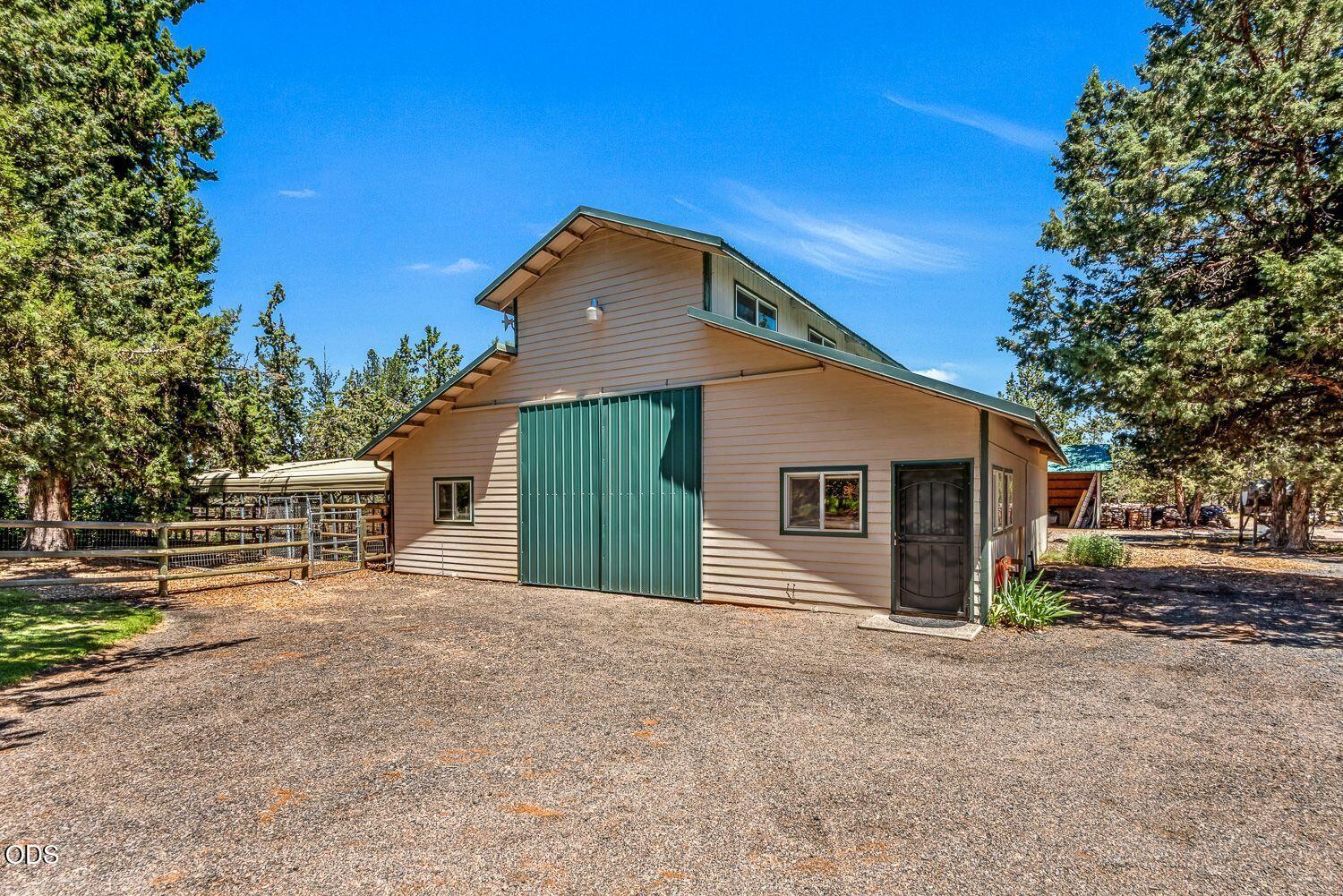 64464 Collins Road Bend, OR 97703 - Photo 29 of 58 Gallery Image 29