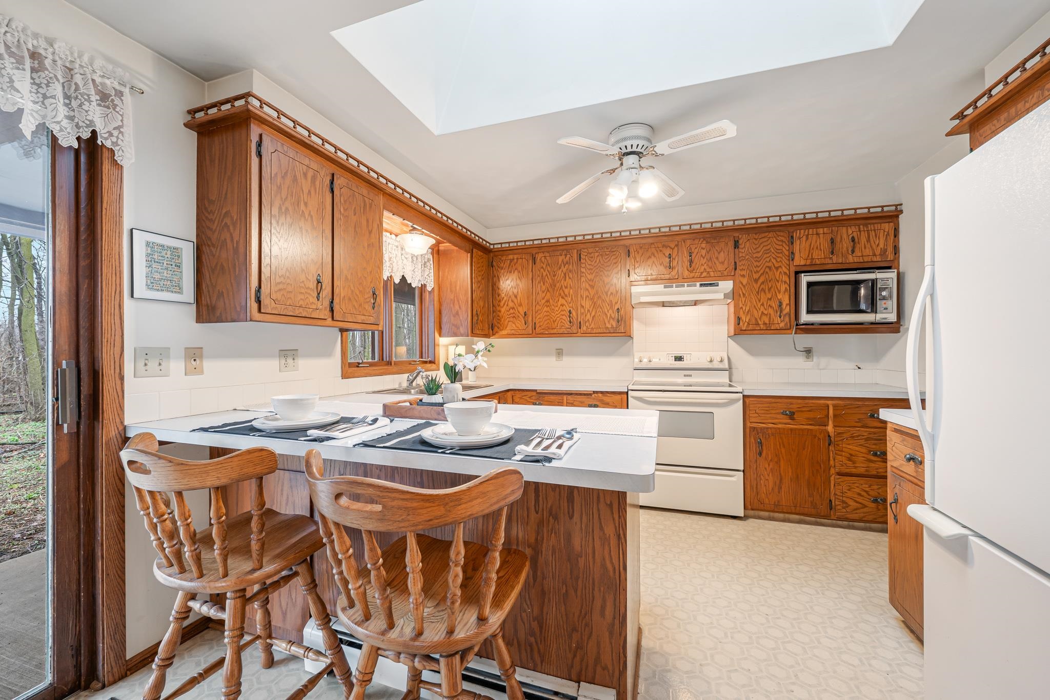 N9237 County Road North Appleton, WI 54915 - Photo 2 of 45