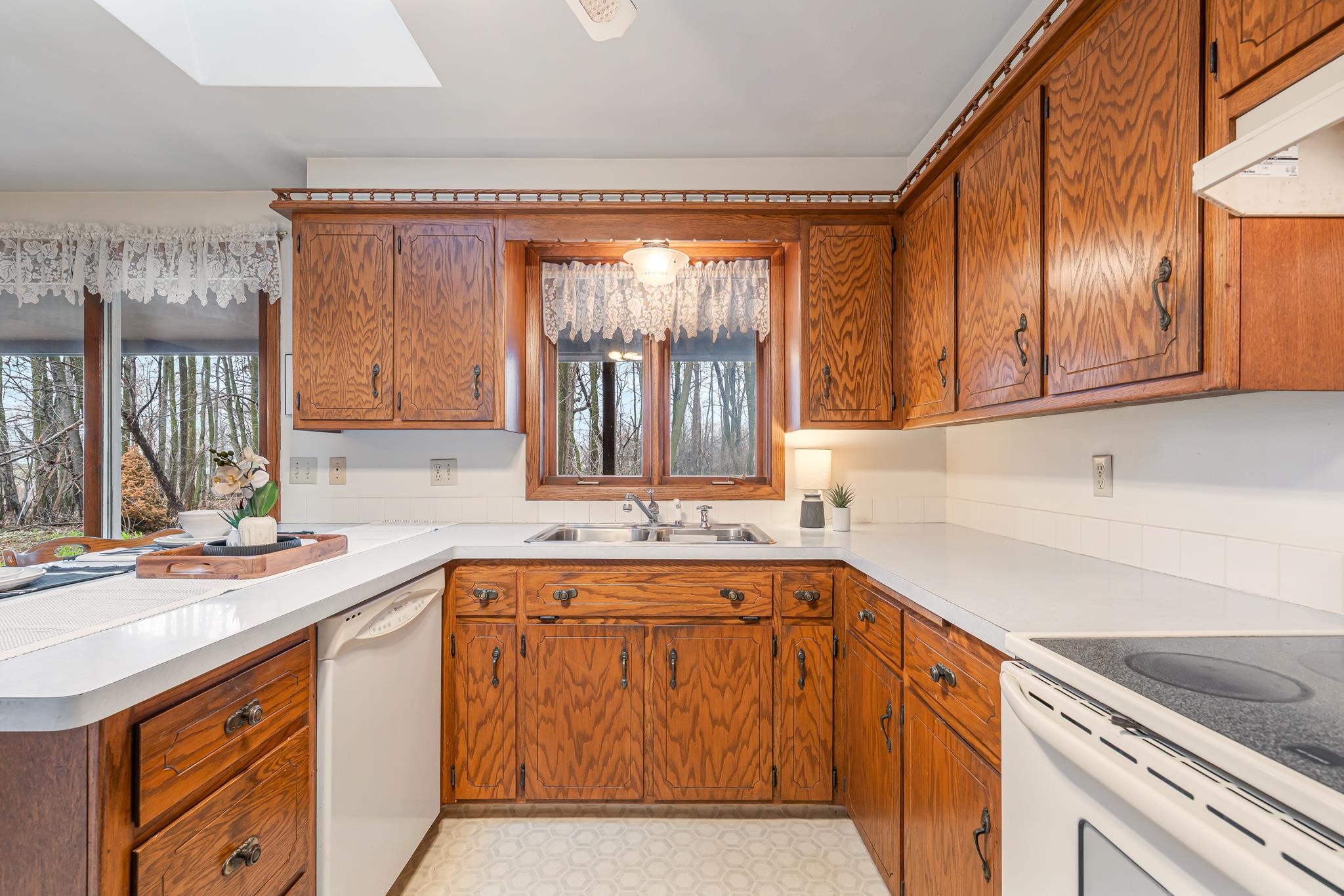 N9237 County Road North Appleton, WI 54915 - Photo 3 of 45