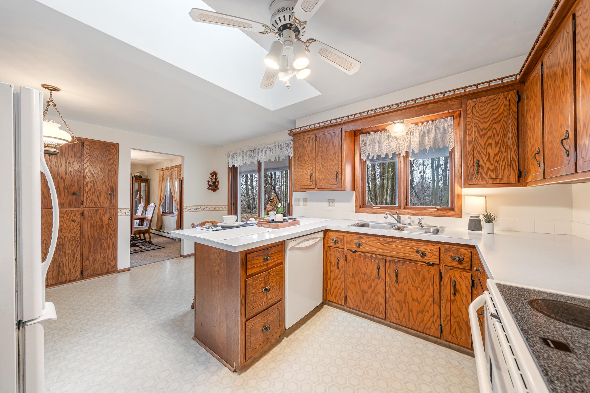 N9237 County Road North Appleton, WI 54915 - Photo 5 of 45