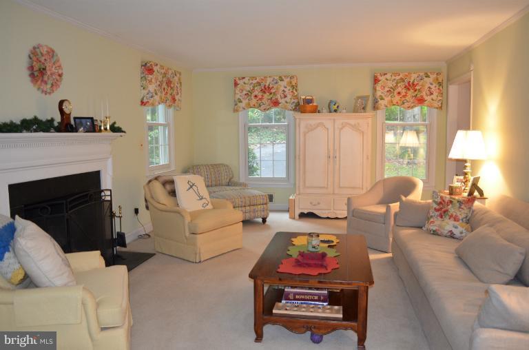 727 Chapel Ridge Road Lutherville-Timonium, MD 21093 - Photo 6 of 23 Living Room