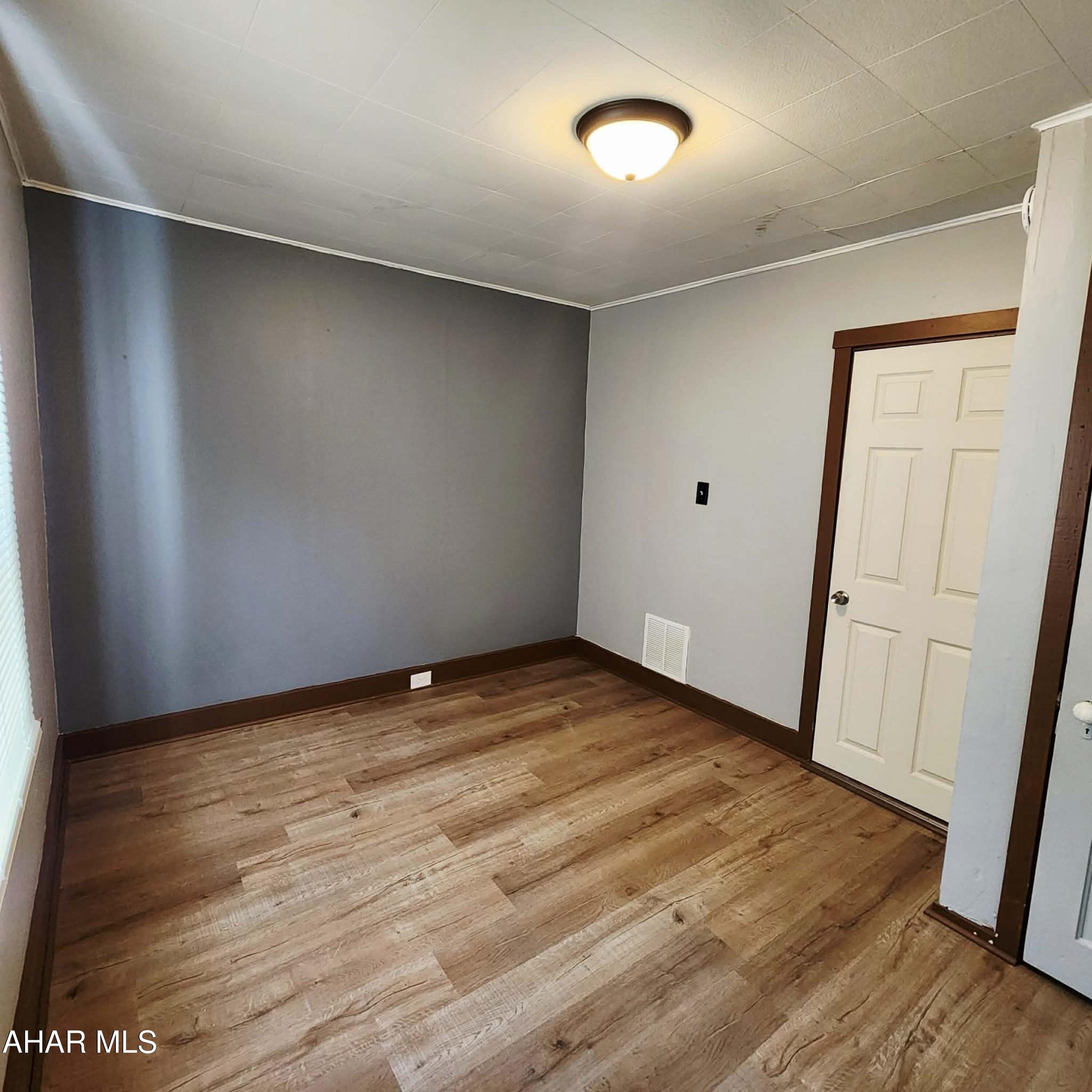 3515 Walnut Avenue Altoona, PA 16601 - Photo 12 of 17