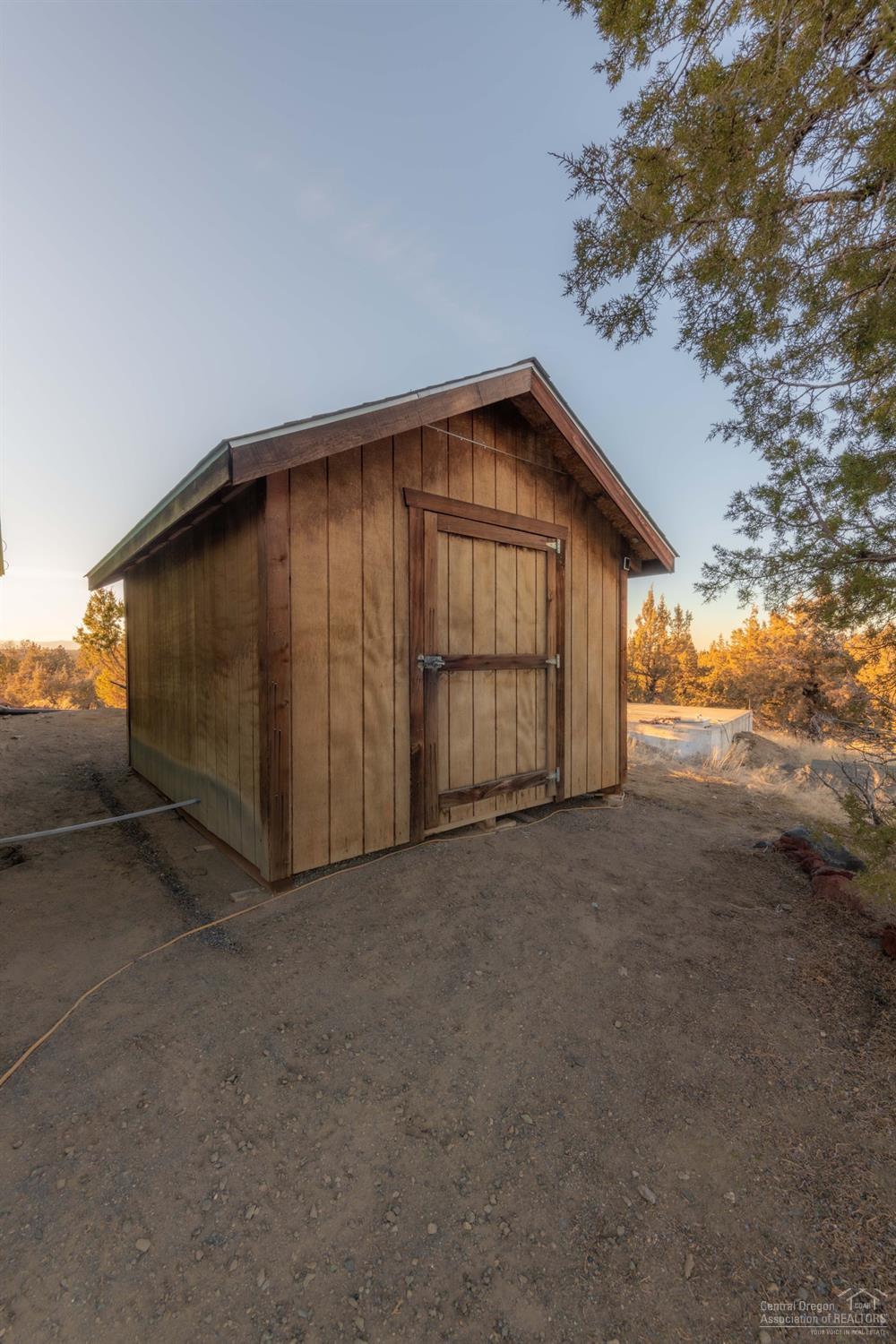 24415 Dodds Road Bend, OR 97701 - Photo 20 of 22 storage shed