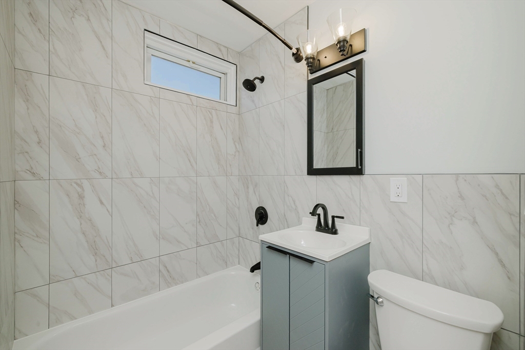 172 Nashua Street Fall River, MA 02721 - Photo 7 of 40