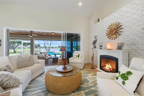 $1,399,900 | 2076 Imperial Circle, Naples, FL 34110