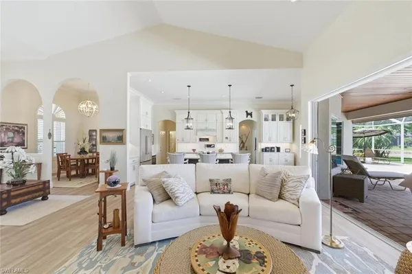 $1,399,900 | 2076 Imperial Circle, Naples, FL 34110