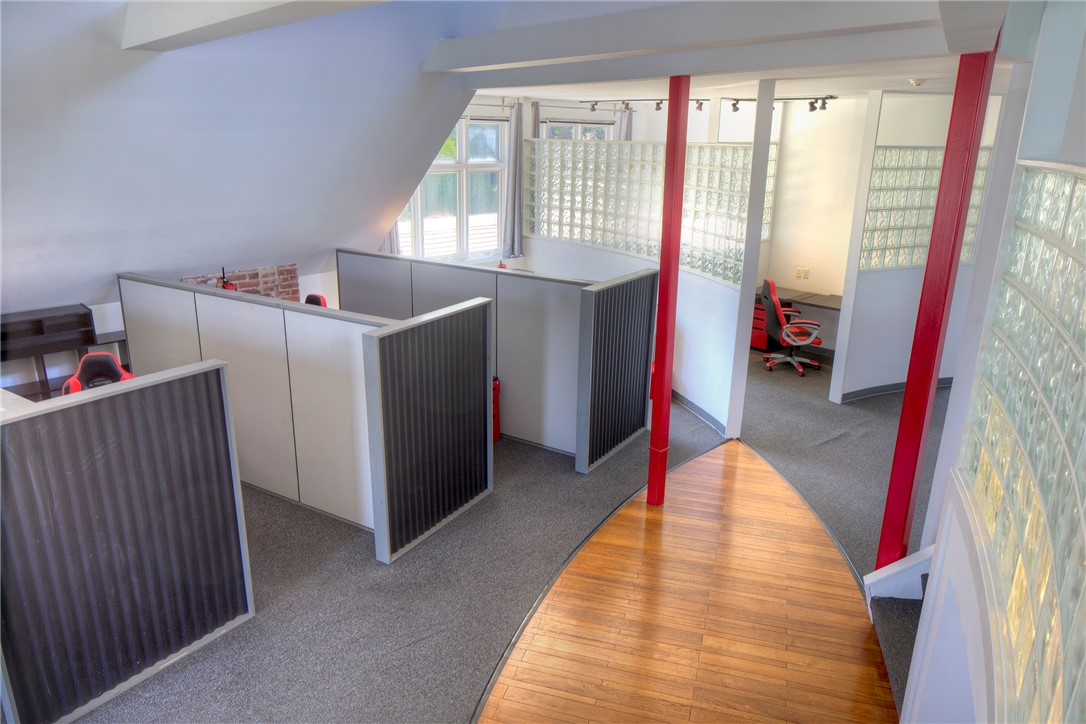 25 Mill Street Newport, RI 02840 - Photo 12 of 46 Second floor office space.
