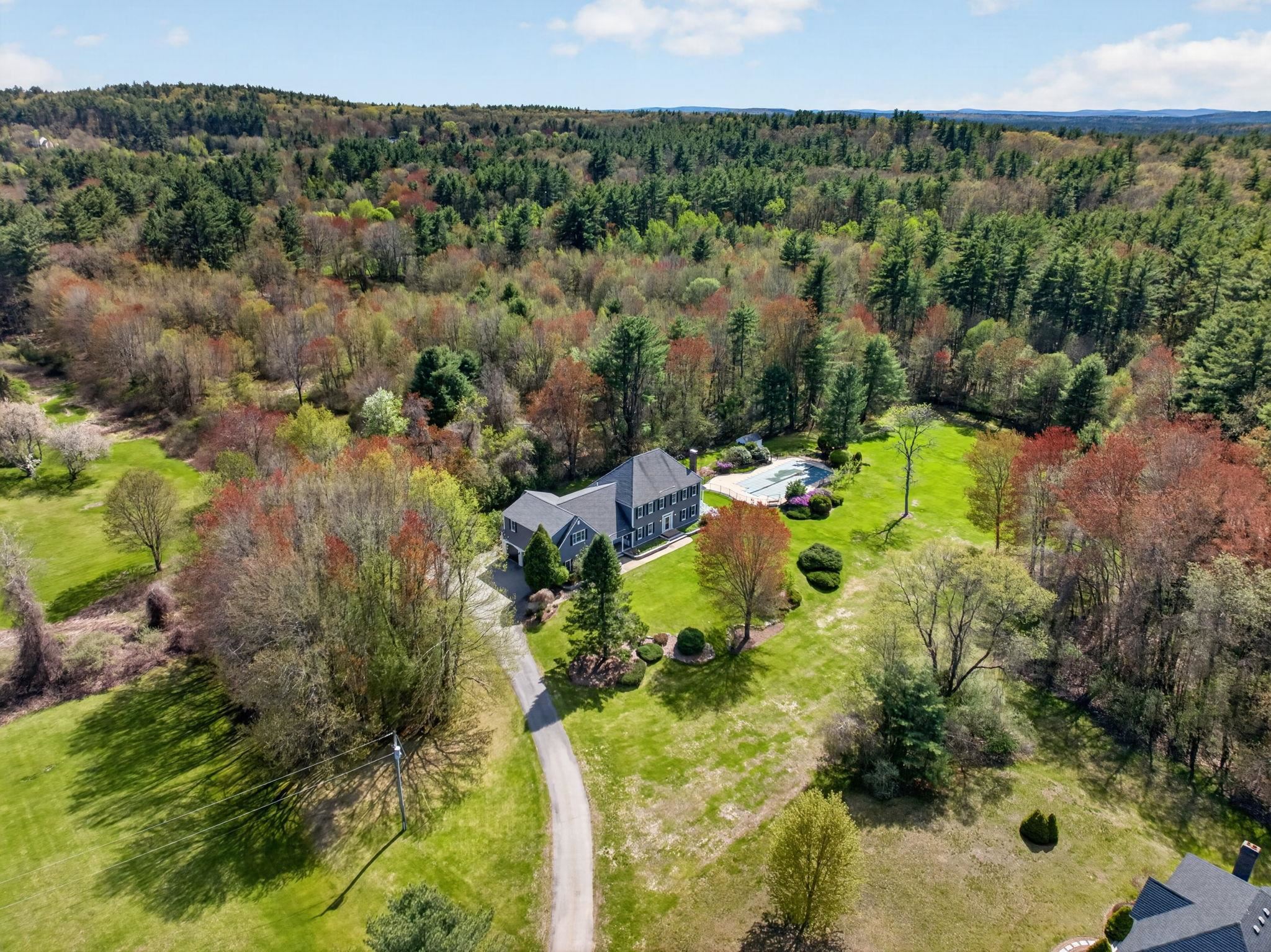 187 Back River Road Bedford, NH 03110 - Photo 5 of 60