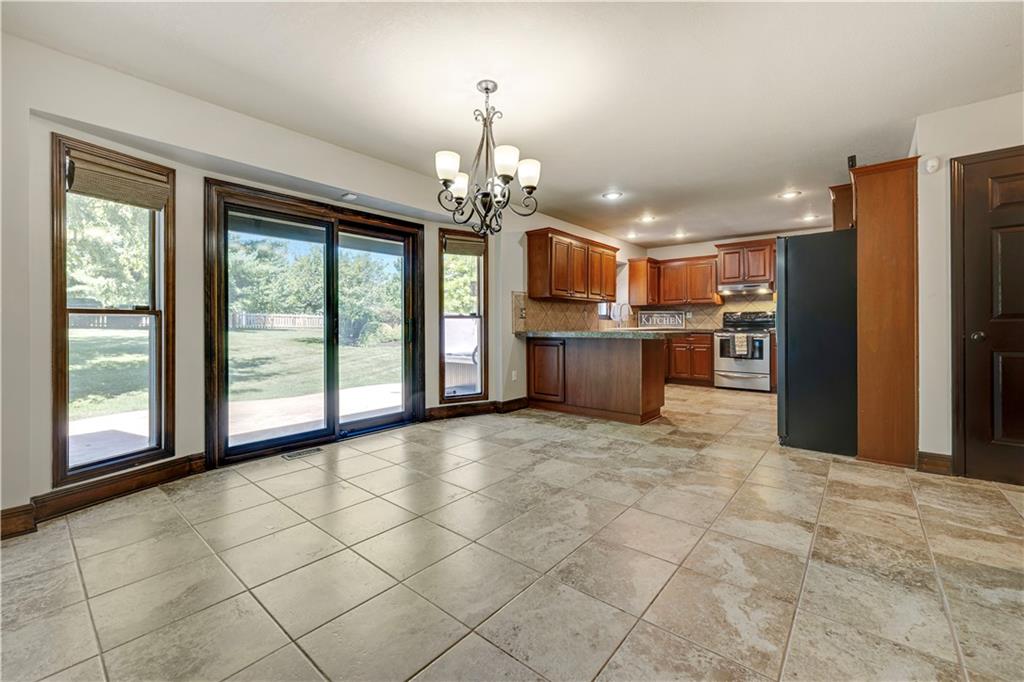 17713 157th Terrace Basehor, KS 66007 - Photo 16 of 50