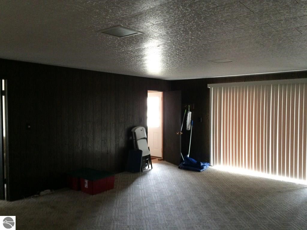 8241 South Federal Road Shepherd, MI 48883 - Photo 17 of 30