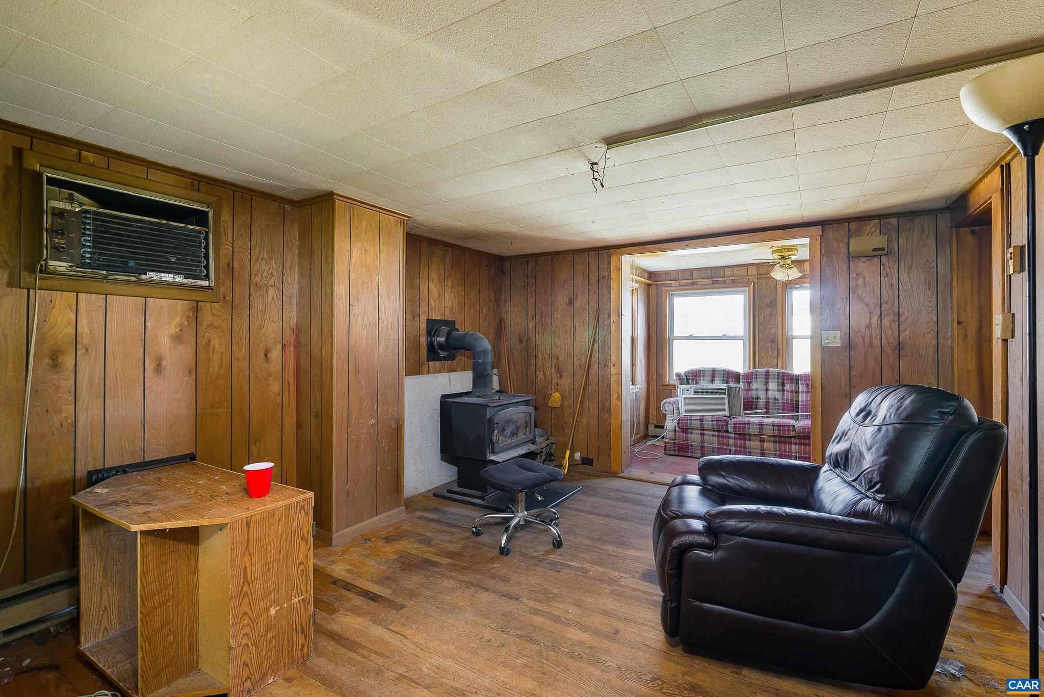 613 6th Street Shenandoah, VA 22849 - Photo 12 of 54