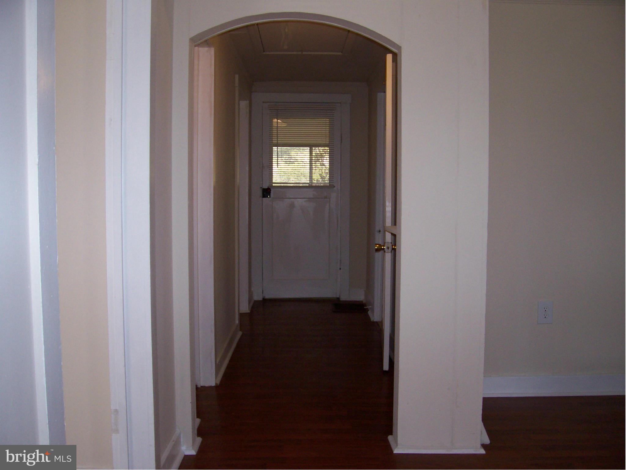 412 Lincoln Road Middleburg, VA 20117 - Photo 16 of 26 Hallway