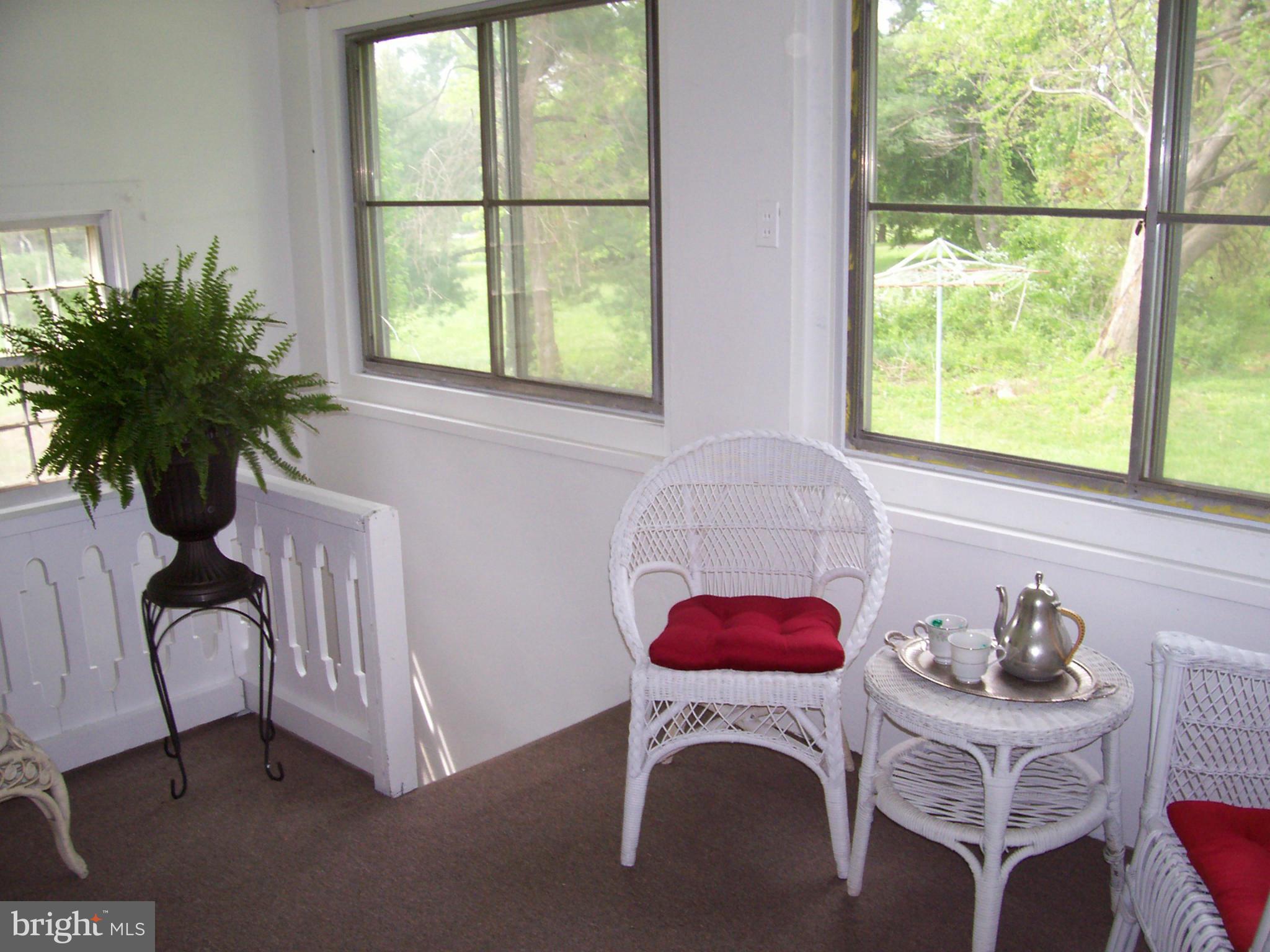 412 Lincoln Road Middleburg, VA 20117 - Photo 7 of 26 Rear sun room