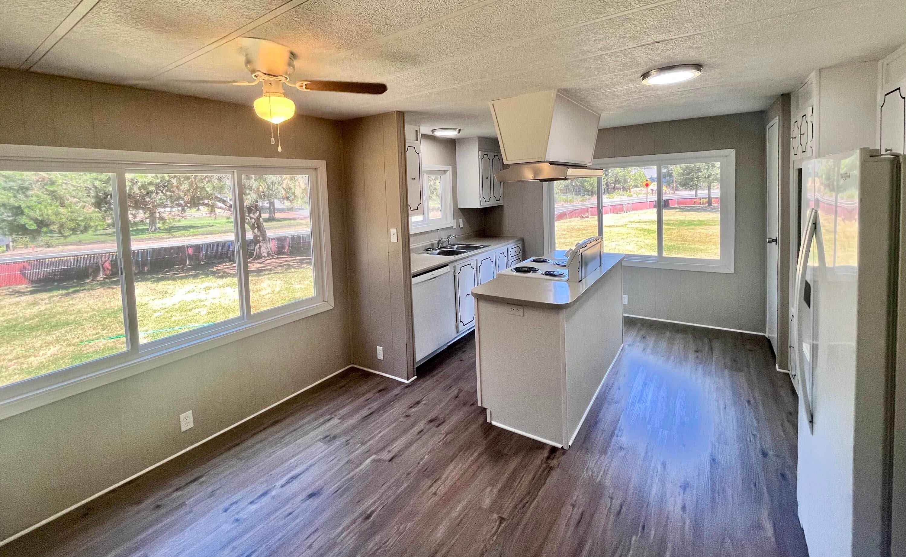 60311 Cheyenne Road, Unit 15 Bend, OR 97702 - Photo 3 of 24 IMG_3911