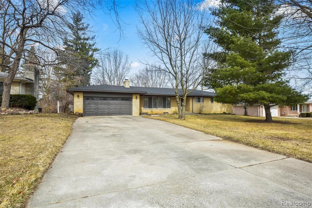 220 Boyken Road Rochester Hills, MI 48307 - Photo 1 of 24
