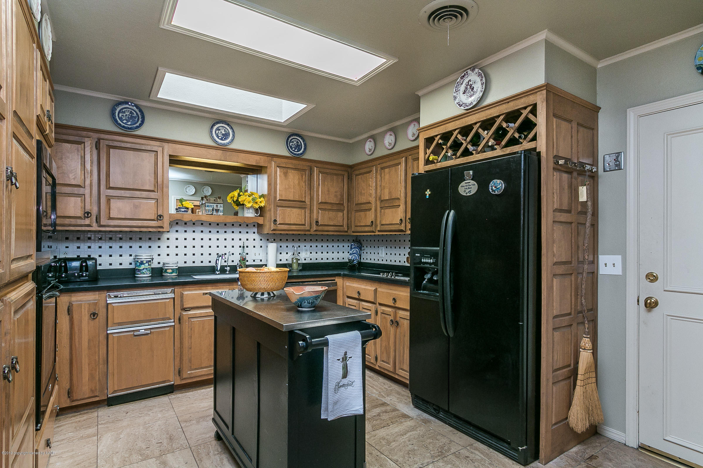 6122 Belpree Road Amarillo, TX 79106 - Photo 3 of 34 Kitchen