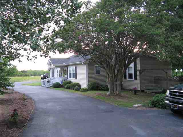 3427 Highway 252 Honea Path, SC 29654 - Photo 12 of 23
