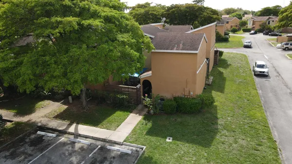 $3,200 | 8033 Northwest 71st Court, Unit 8033, Tamarac, FL 33321