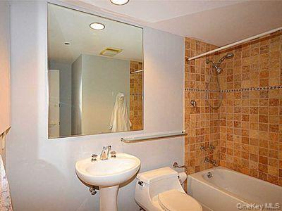 100 Cutter Mill Road, Unit 4V Great Neck, NY 11021 - Photo 14 of 14