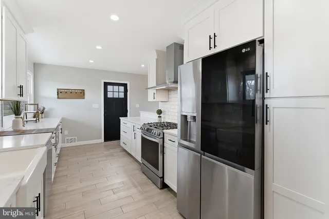 $529,900 | 25 Whitman Road, Hamilton, NJ 08619