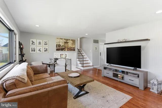 $529,900 | 25 Whitman Road, Hamilton, NJ 08619