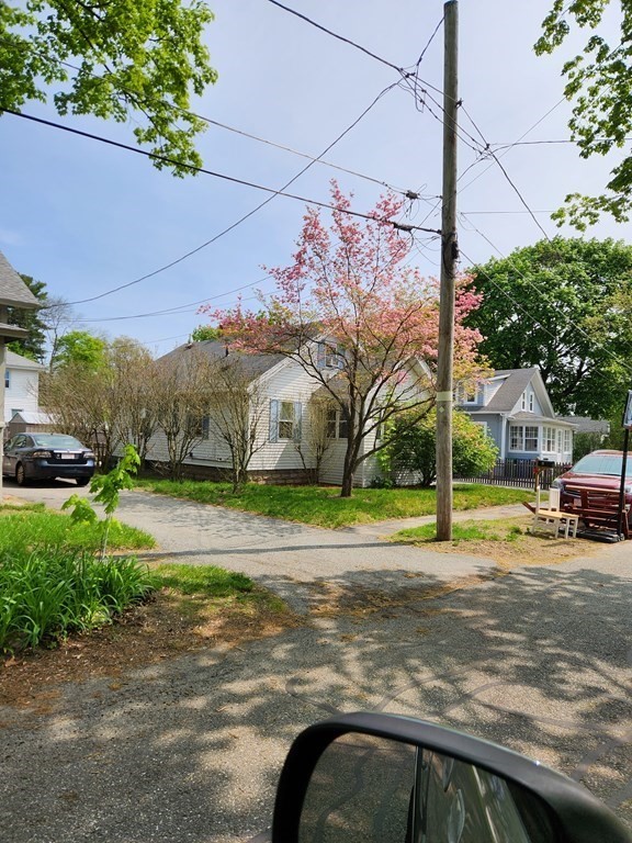 6 Brentham Road North Billerica, MA 01862 - Photo 8 of 8 Gallery Image 8