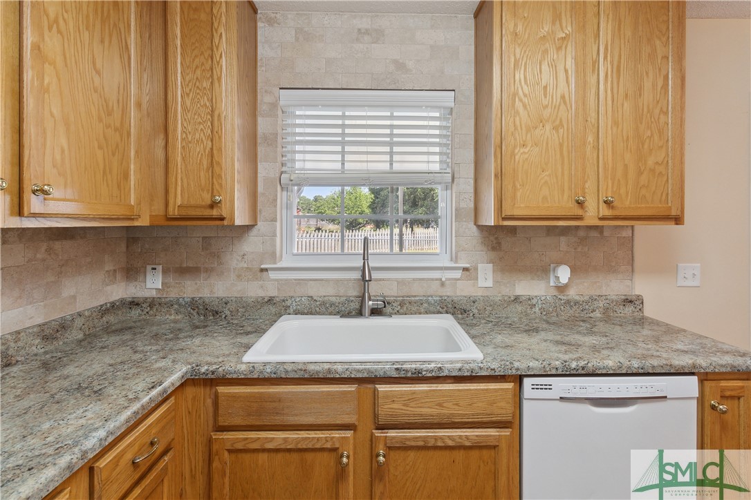 101 Rockingham Circle Bloomingdale, GA 31302 - Photo 10 of 25 Gallery Image 10