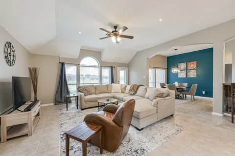 $375,000 | 153 Greenridge Circle, League City, TX 77573