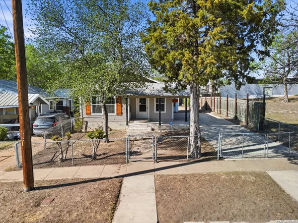 $1,565 | 837 Westfall Avenue, San Antonio, TX 78210
