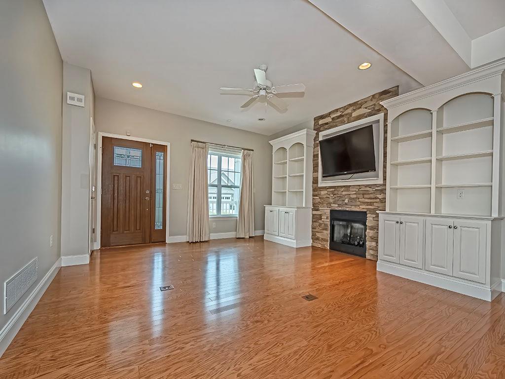 235 Berkeley Way Monroeville, PA 15146 - Photo 5 of 29