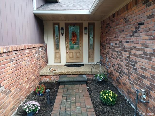 315 Meadowlake Road Canton, MI 48188 - Photo 4 of 43 1000003791.jpg