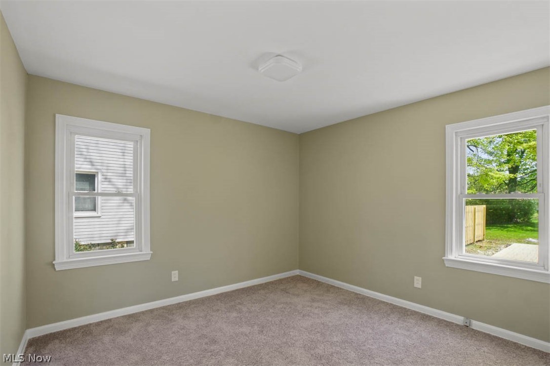 1561 Lander Road Cleveland, OH 44124 - Photo 18 of 33