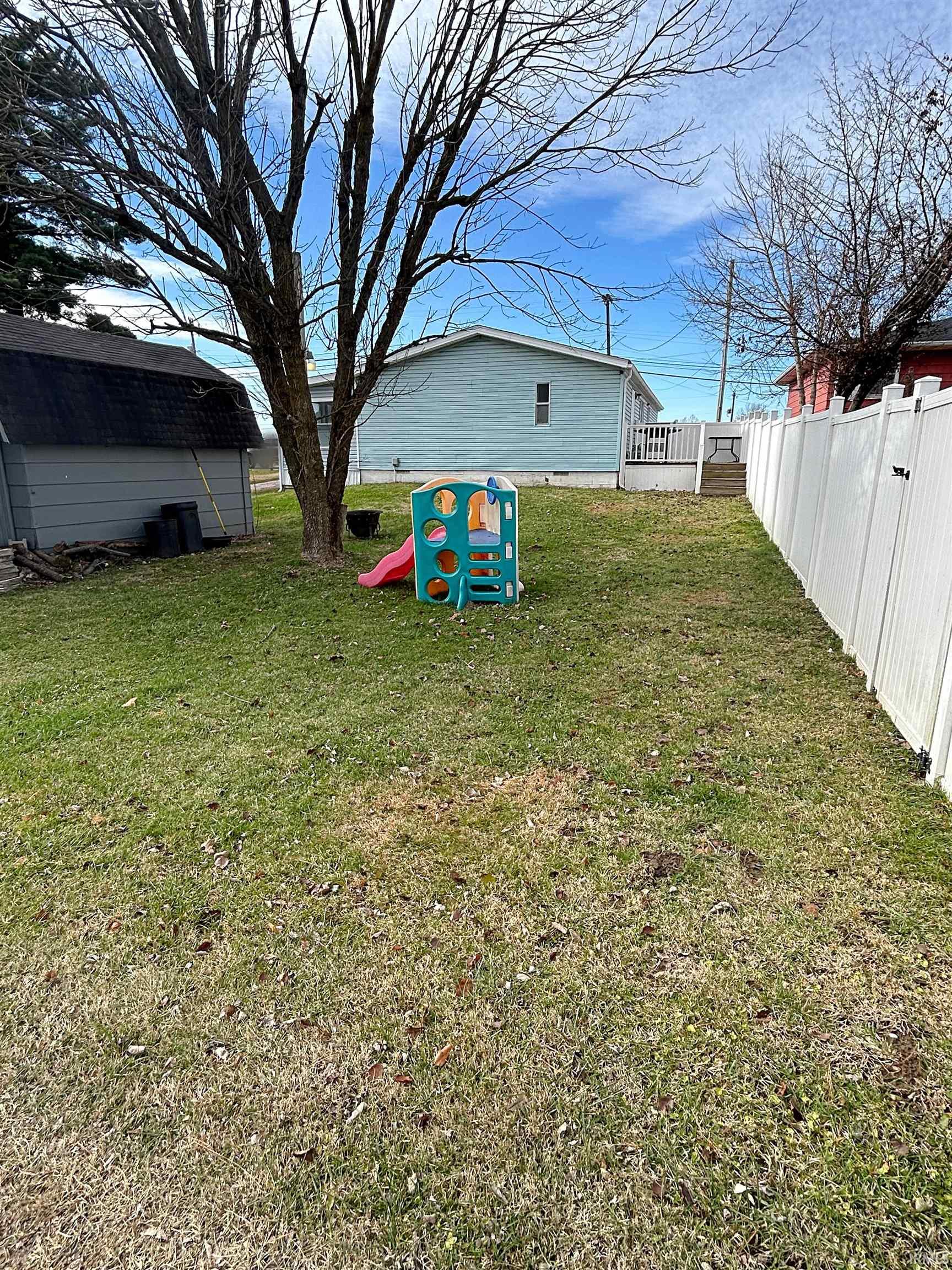 205 South Oak Street Loogootee, IN 47553 - Photo 25 of 26