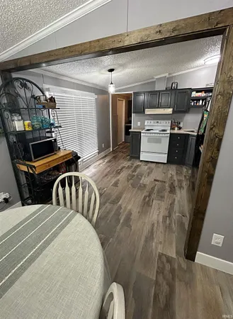 $160,000 | 205 South Oak Street, Loogootee, IN 47553