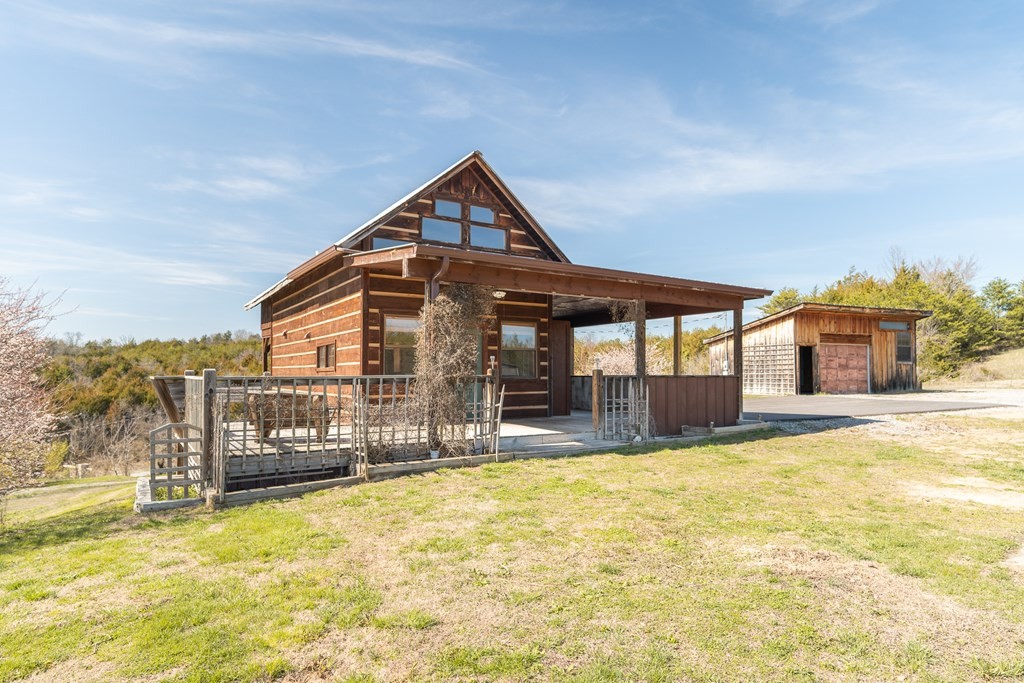 435 Fain Road Sevierville, TN 37876 - Photo 2 of 44