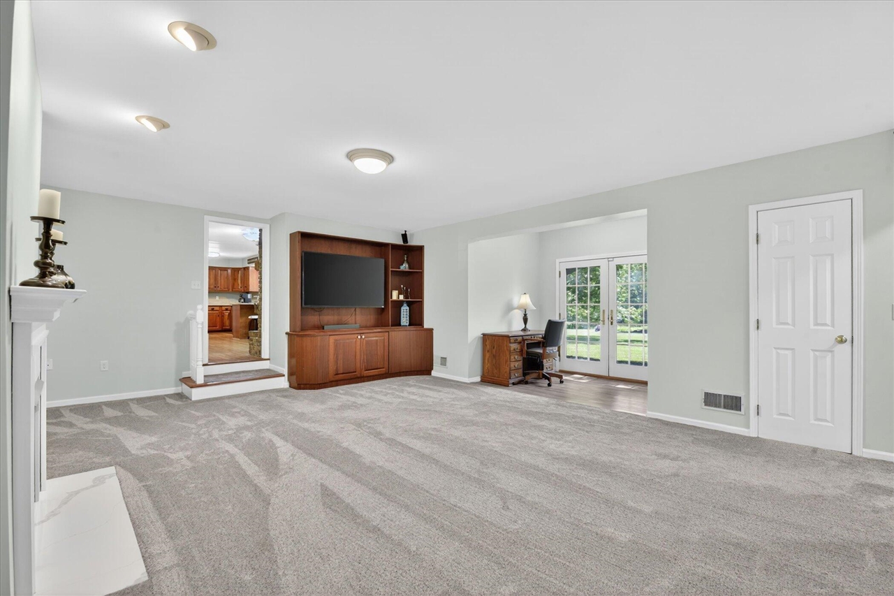 48377 Gyde Road Canton, MI 48187 - Photo 33 of 96