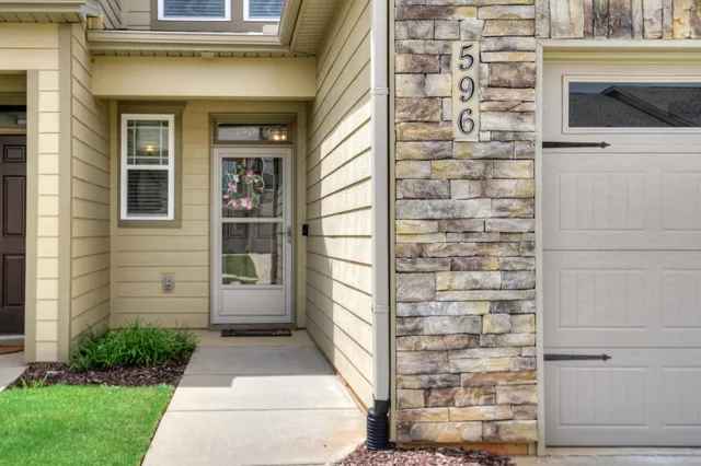 $2,200 | 596 Vinings Drive, Evans, GA 30809