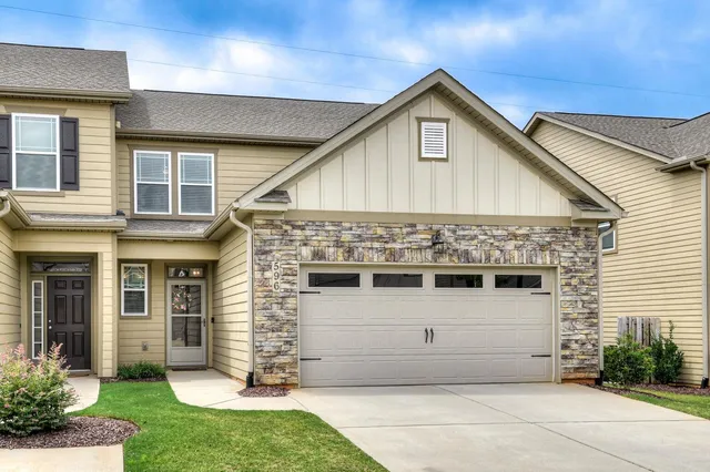 $2,200 | 596 Vinings Drive, Evans, GA 30809