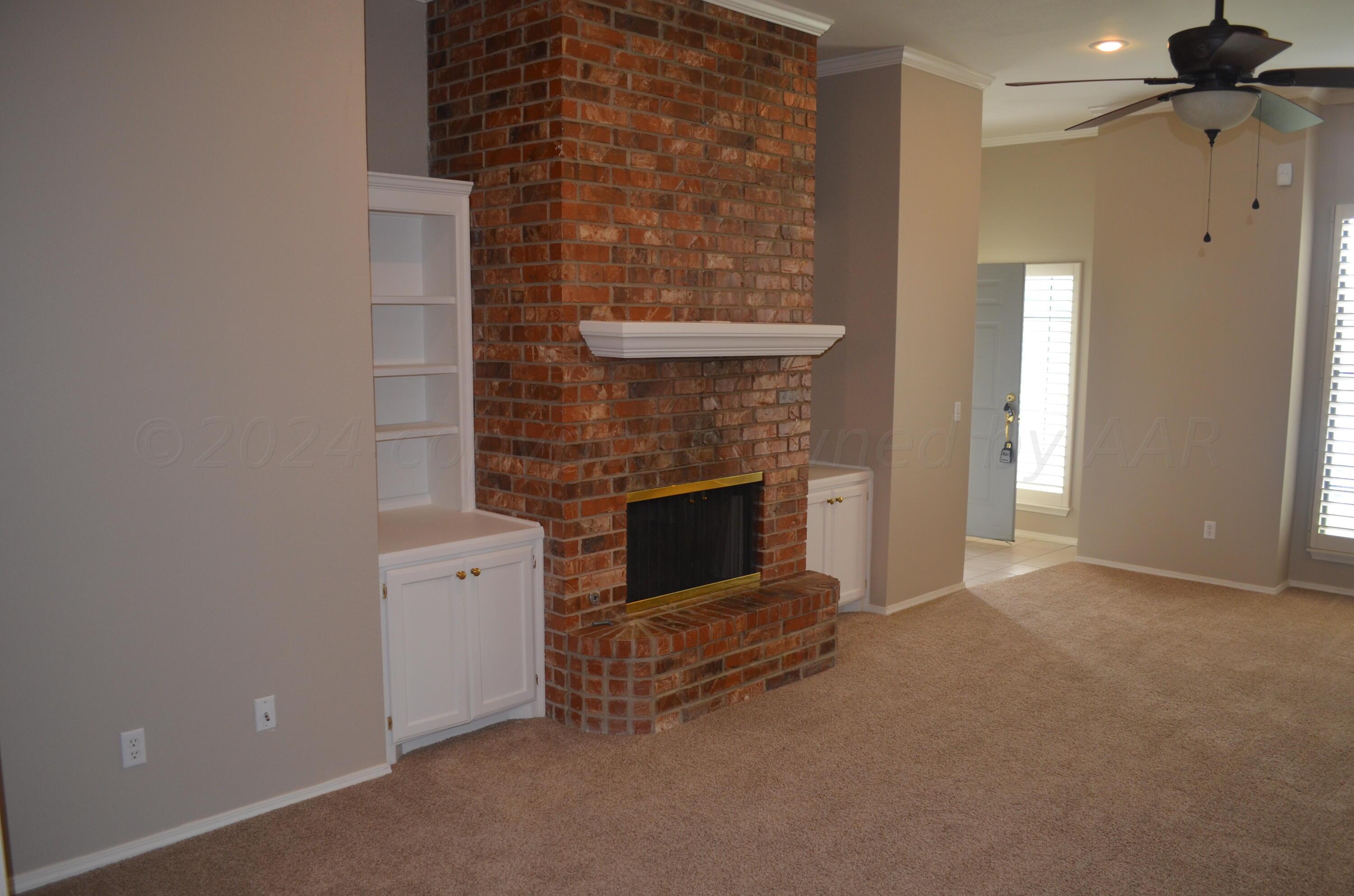 3509 West Point Drive Amarillo, TX 79121 - Photo 2 of 19 03-living room
