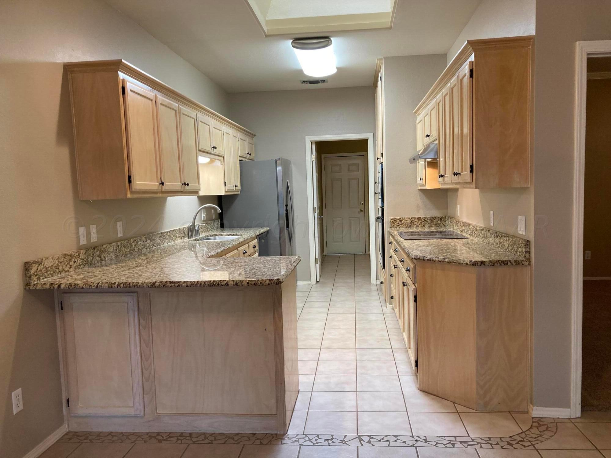 3509 West Point Drive Amarillo, TX 79121 - Photo 6 of 19 09-kitchen