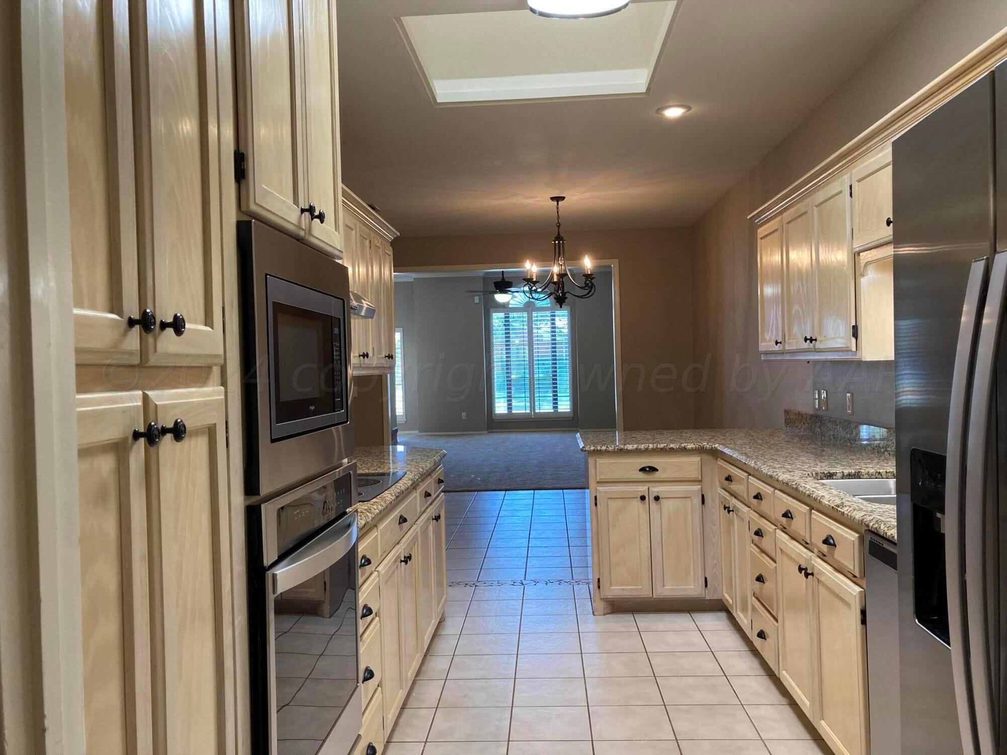 3509 West Point Drive Amarillo, TX 79121 - Photo 7 of 19 10-kitchen