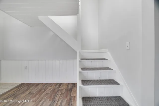 $1,800 | 122 Kocher Lane, Wind Gap, PA 18091