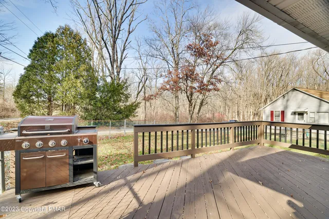 $1,800 | 122 Kocher Lane, Wind Gap, PA 18091