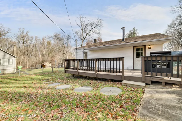 $1,800 | 122 Kocher Lane, Wind Gap, PA 18091