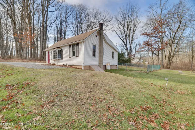 $1,800 | 122 Kocher Lane, Wind Gap, PA 18091